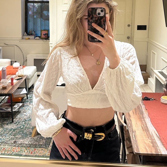 Zara Tops - Zara White Linen Long Sleeve Cropped V-Neck Top